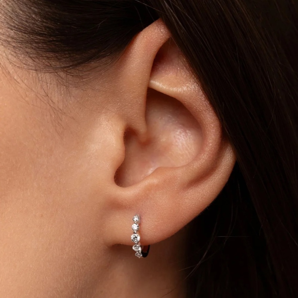 Ring Concierge Graduated Single Prong Diamond Huggie in White Gold